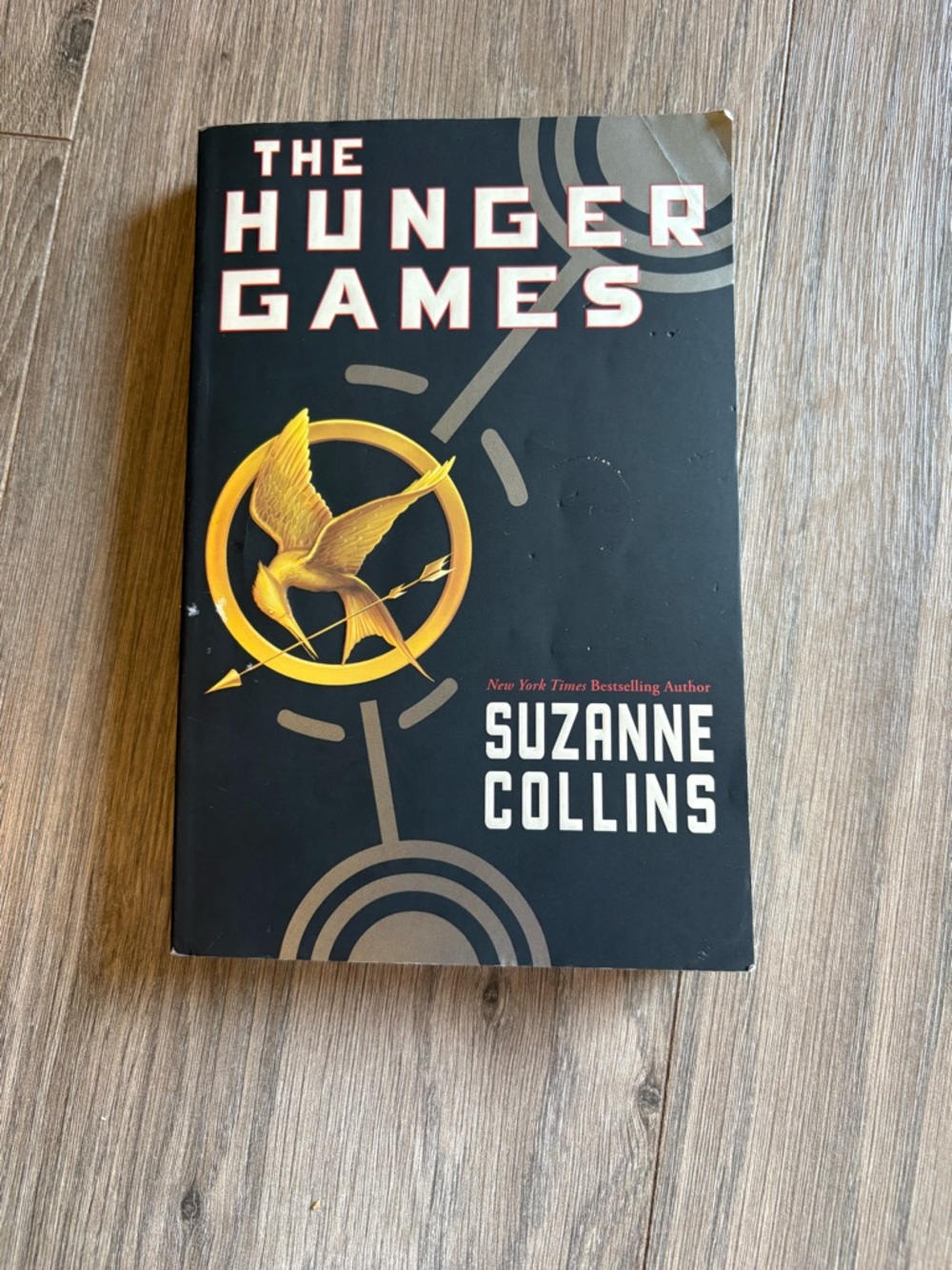 Scholastic The Hunger Games - Black & Gold Cover